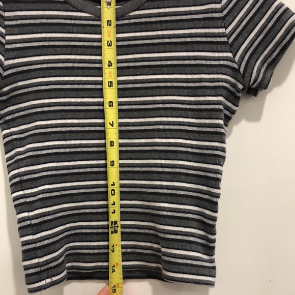 Brandy Melville stripped Crop top - Picture 4 of 4
